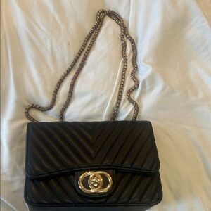 Elegant Black Quilted Chain Shoulder Bag